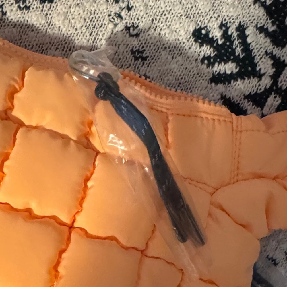 FP Movement Quilted Baby Carryall Sling Bag Neon Clementine NWT sold out color - Picture 8 of 9